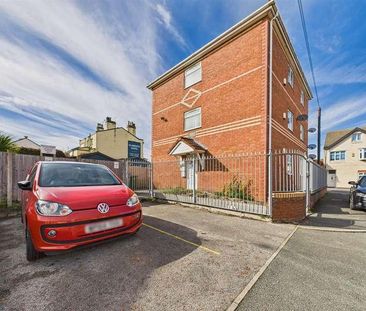 Roklis Corner, Albion Street, New Brfightobn, CH45 - Photo 1