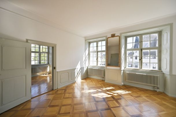 LANDHAUS IM HERZEN VON RIEHEN – WOHNEN MIT GESCHICHTE UND CHARAKTER - Foto 1