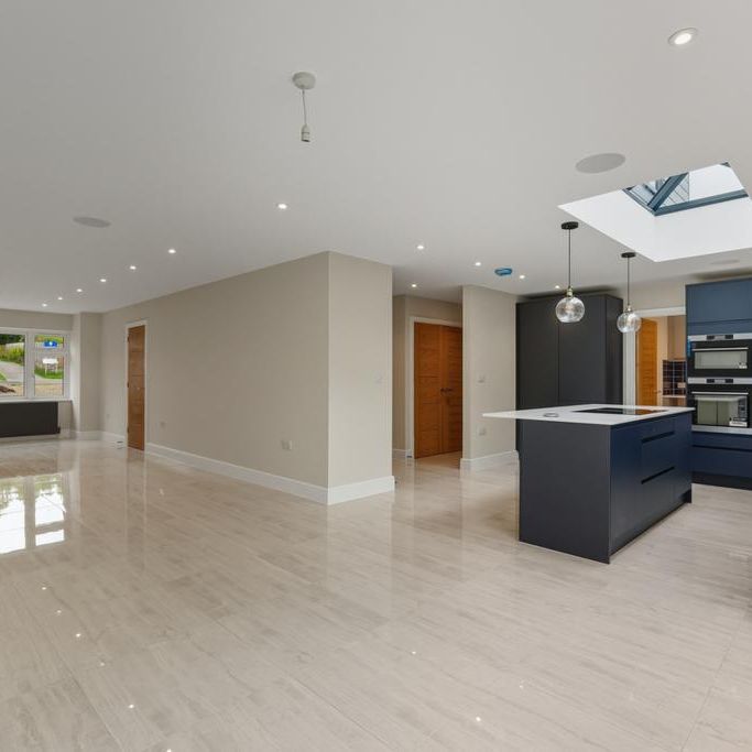 5 bedroom detached house to rent - Photo 1