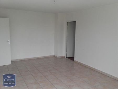 Location Appartement 3 pièces 63m² HENIN BEAUMONT 62110 - Photo 2