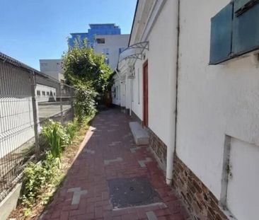 Splaiul Unirii, vis-a-vis de Camera de Comert, - Photo 3