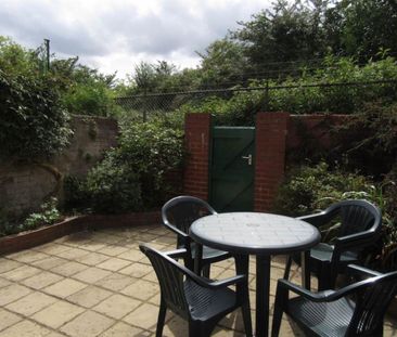 4 bedroom terraced house to rent - Photo 3