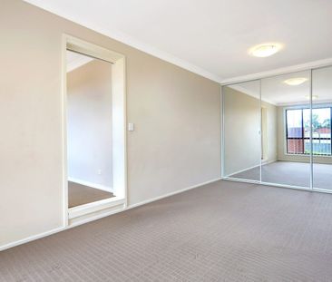 Convenient family home close to it all - Photo 2