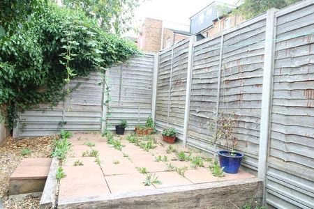 Tennyson Road - Town Centre - Terraced House, LU1 - Photo 4