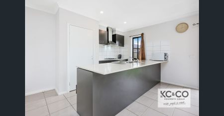 Modern Family Living in the Heart of Tarneit - Photo 4