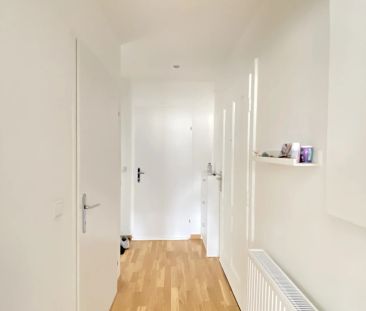 Gemütliche Drei Zimmer Wohnung im Zentrum von Krems Mietbeginn: 01.... - Photo 1