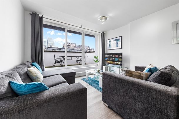 3 Bed Penthouse, Point Pleasant, SW18 - Photo 1