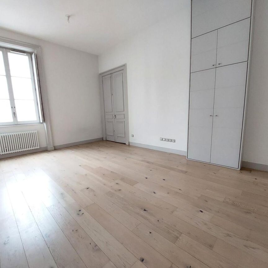 location Appartement F1 DE 50.5m² À LYON - Photo 1