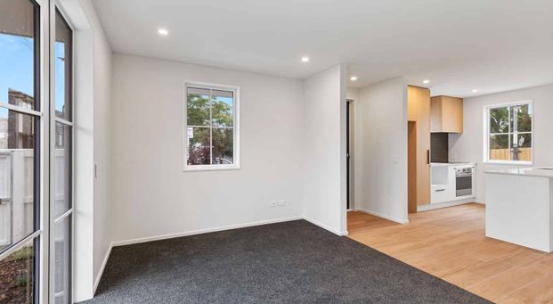 2 Bedroom Townhouse with Garage - Photo 1