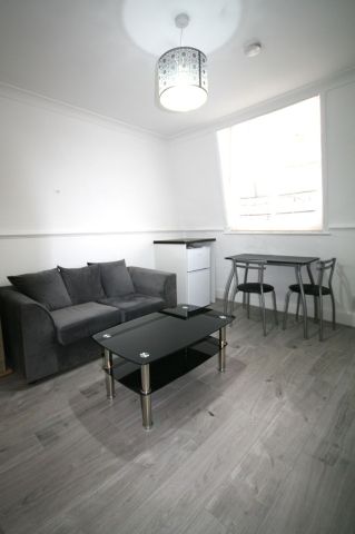 1 Bed Flat, London, W2 - Photo 2