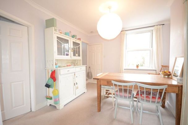 2 bedroom property to rent - Photo 1