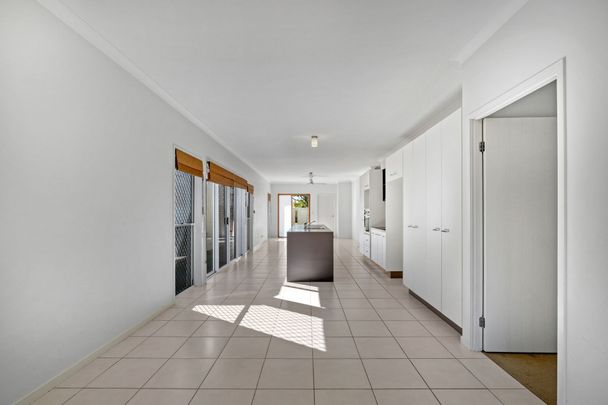 4-Bedroom Home in Highly Desired Kawana Forest&excl; - Photo 1