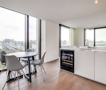 A spacious, corner apartment, with east facing balcony. - Photo 3