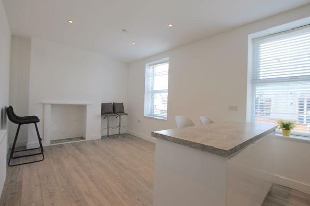 3 bedroom apartment to rent - Photo 1
