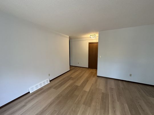 Welcome to your new pet friendly home in the heart of Parkvale!! Doubl - Photo 1