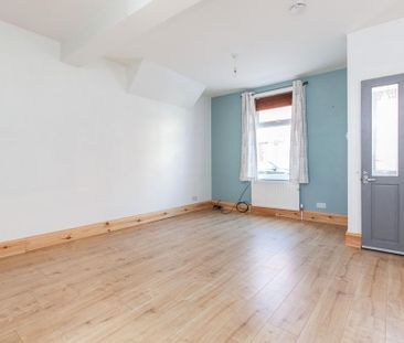 2 bedroom house to rent - Photo 1