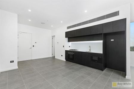 Contemporary City Living with Panoramic Views ! - Photo 2