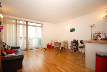 1 bedroom flat to rent - Photo 2