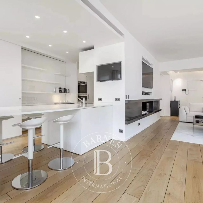 Tout savoir sur cet appartement dans le quartier Triangle d'Or, à Paris 8ème - Photo 1
