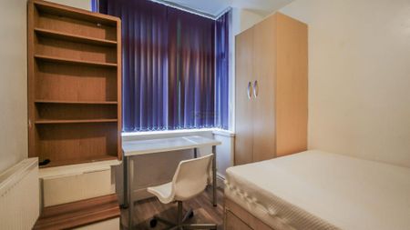 5 bedroom terraced house to rent - Photo 2