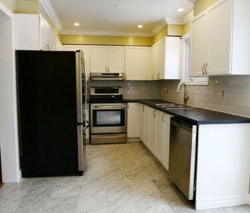 For Lease - 44 Burlington Crescent, Hunt Club - South Keys and Area... - Photo 2
