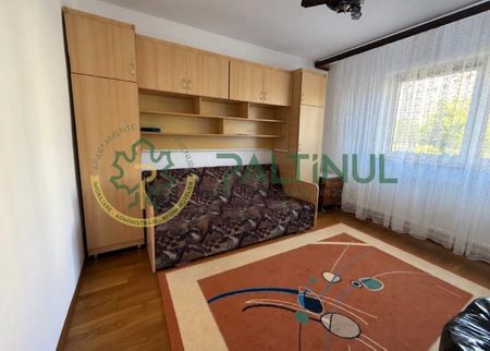 Apartament de inchiriat, 3 camere decomandate, 2 bai, str. Nicolae Iorga, Sibiu - Photo 2