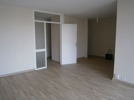 Location Appartement 5 pièces 87m² LIMOGES 87000 - Photo 1