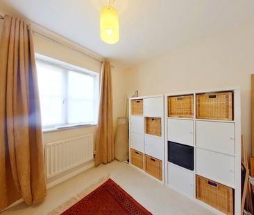 2 bedroom ground floor flat to rent - Photo 2