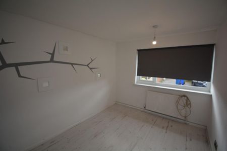 3 bed House - End Terrace for Rent - Photo 5