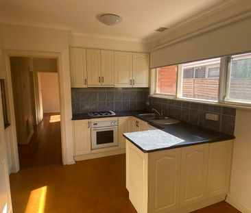 2/10 Park Avenue, Glen Huntly VIC 3163 - Apartment For Rent | Domain - Photo 2