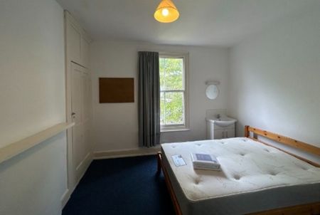 Bateman Street, Cambridge - Photo 3