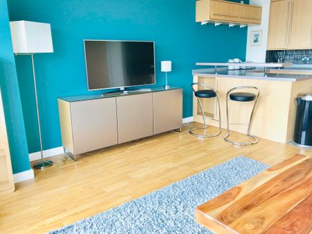 Premium - 2 bed Apartment - 9th Floor - £2000 per month​​​​​​ - Photo 2