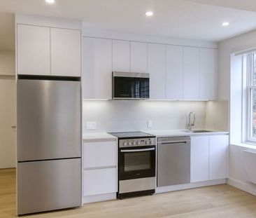 4557 Sherbrooke Street West - Photo 1