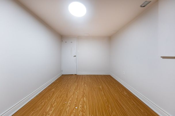 For Lease - 705 Sunnypoint Drive Unit# Bsmt, Newmarket, Ontario - Photo 1