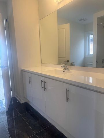 For Lease - 2411 Laurelview Street, Oshawa, Ontario - Photo 4