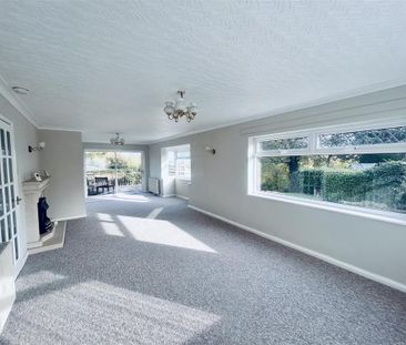 3 bedroom semi-detached bungalow to rent - Photo 2