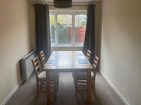 3 bedroom terraced house to rent - Photo 2