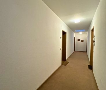 Gepflegte 2-ZKB-Wohnung mit Balkon & Außenstellplatz - Photo 3