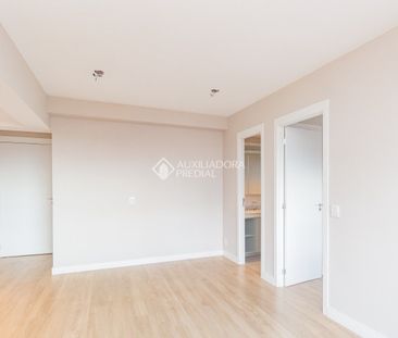 Apartamento com 1 quarto e 48m² para alugar em Passo da Areia, Port... - Photo 2