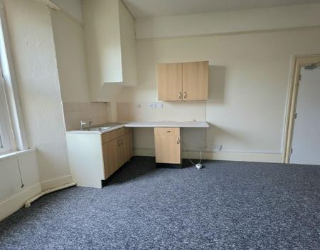 Studio to rent - Photo 2