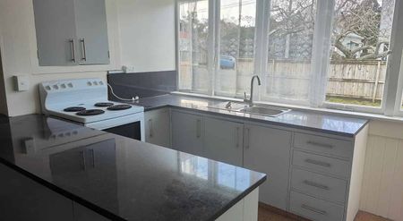 Sunny 2-Bedroom Unit in Central Epsom – DGZ - Photo 3