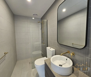 MODERN APARTMENT IN THE HEART OF SUNSHINE - Photo 5