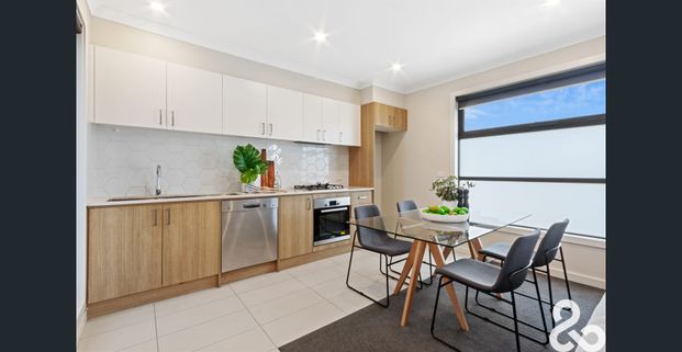 Stylish, Sophisticated, And So Well Situated - Photo 1