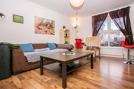 Two Bedroom Flat For Let North Villas Camden NW1 - Photo 2