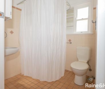 Good sized open plan living dining area with large reverse cycle ai... - Photo 6