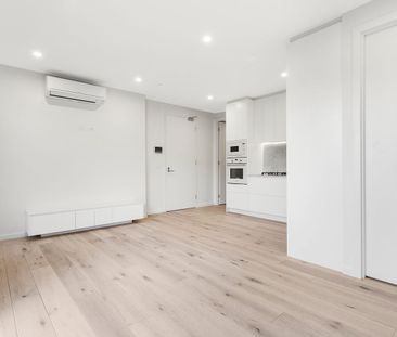 LUXURY AND LIFESTYLE - THE ULTIMATE LOCATION - Photo 1