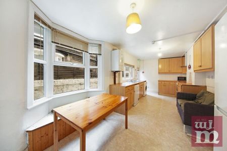 5 bedroom terraced house to rent - Photo 5