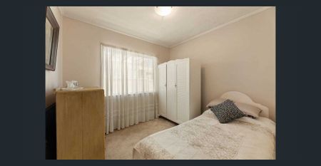 Parkside Family Home in Prime School Catchments - Photo 2