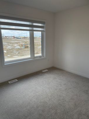 For Lease - 913 Douro Street, Stratford, Ontario - Photo 1