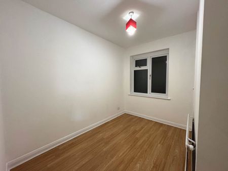 Guide Price £2,350 pcm - Available Now - Part Furnished - Photo 4